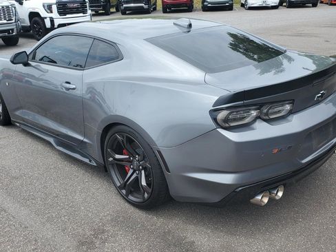 Used 2021 Chevrolet Camaro SS RWD image 9