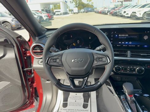 Used 2024 Chevrolet Trax RS w/ Driver Confidence Package image 30