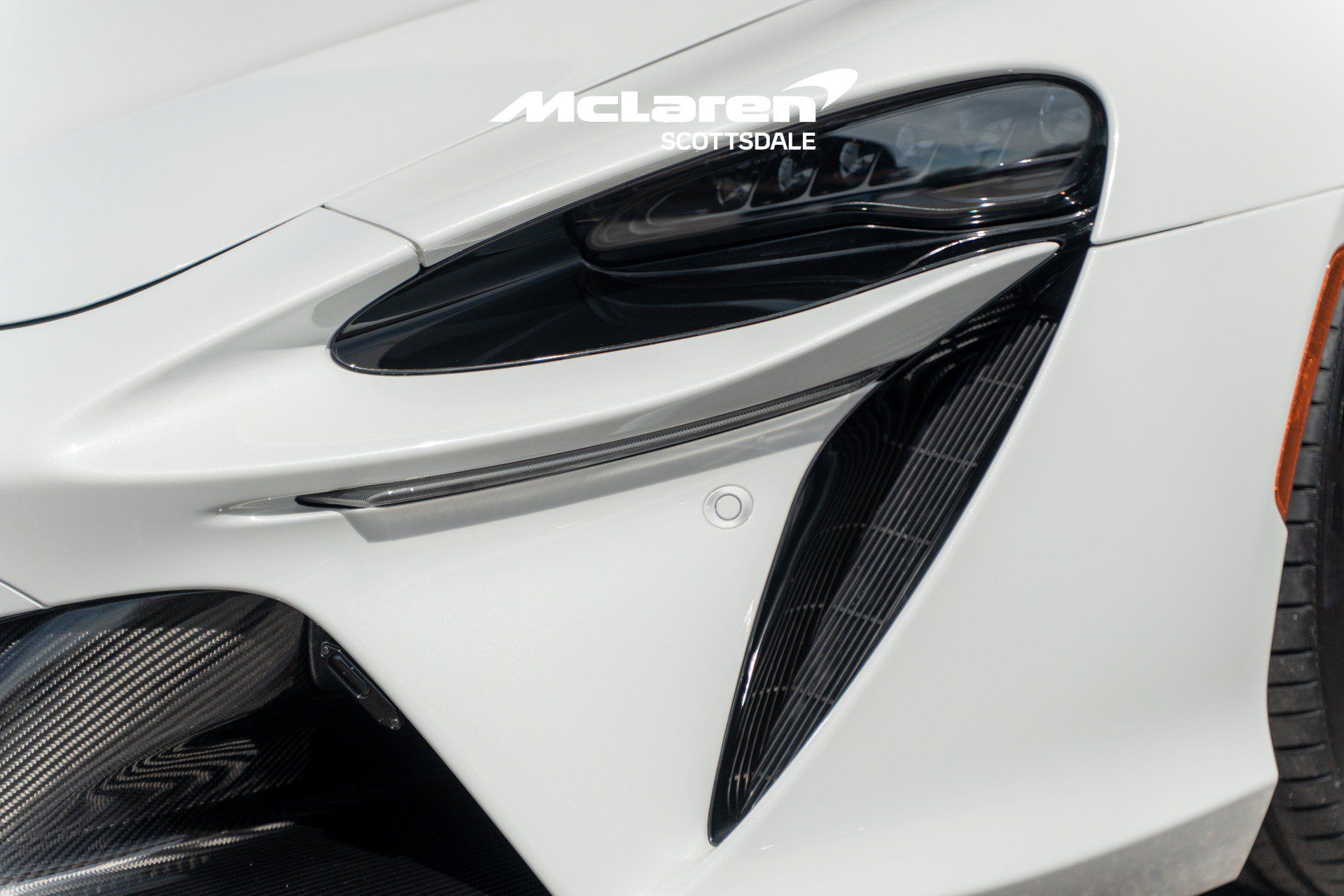 Used 2025 McLaren Artura Spider RWD image 21
