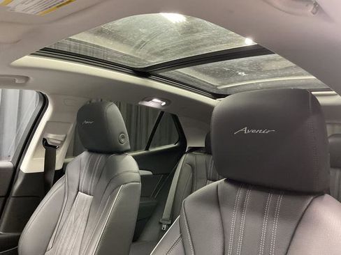 New 2026 Buick Envision Avenir image 13