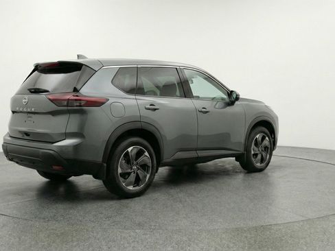 Used 2025 Nissan Rogue SV FWD image 9