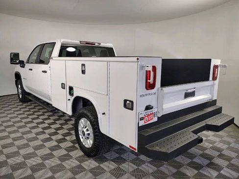 Used 2024 Chevrolet Silverado 2500 W/T w/ WT Fleet Convenience Package AWD/4WD image 3