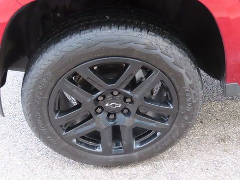 Used 2024 Chevrolet Colorado Z71 w/ Z71 Convenience Package 2 image 18