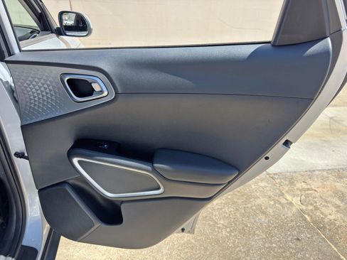 Used 2021 Kia Soul LX image 35