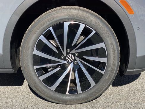 New 2026 Volkswagen ID.4 Pro AWD/4WD image 10
