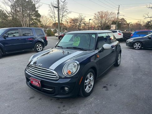 Used 2013 MINI Cooper Hardtop image 2