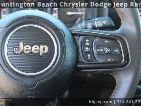 Used 2024 Jeep Wrangler Unlimited image 23