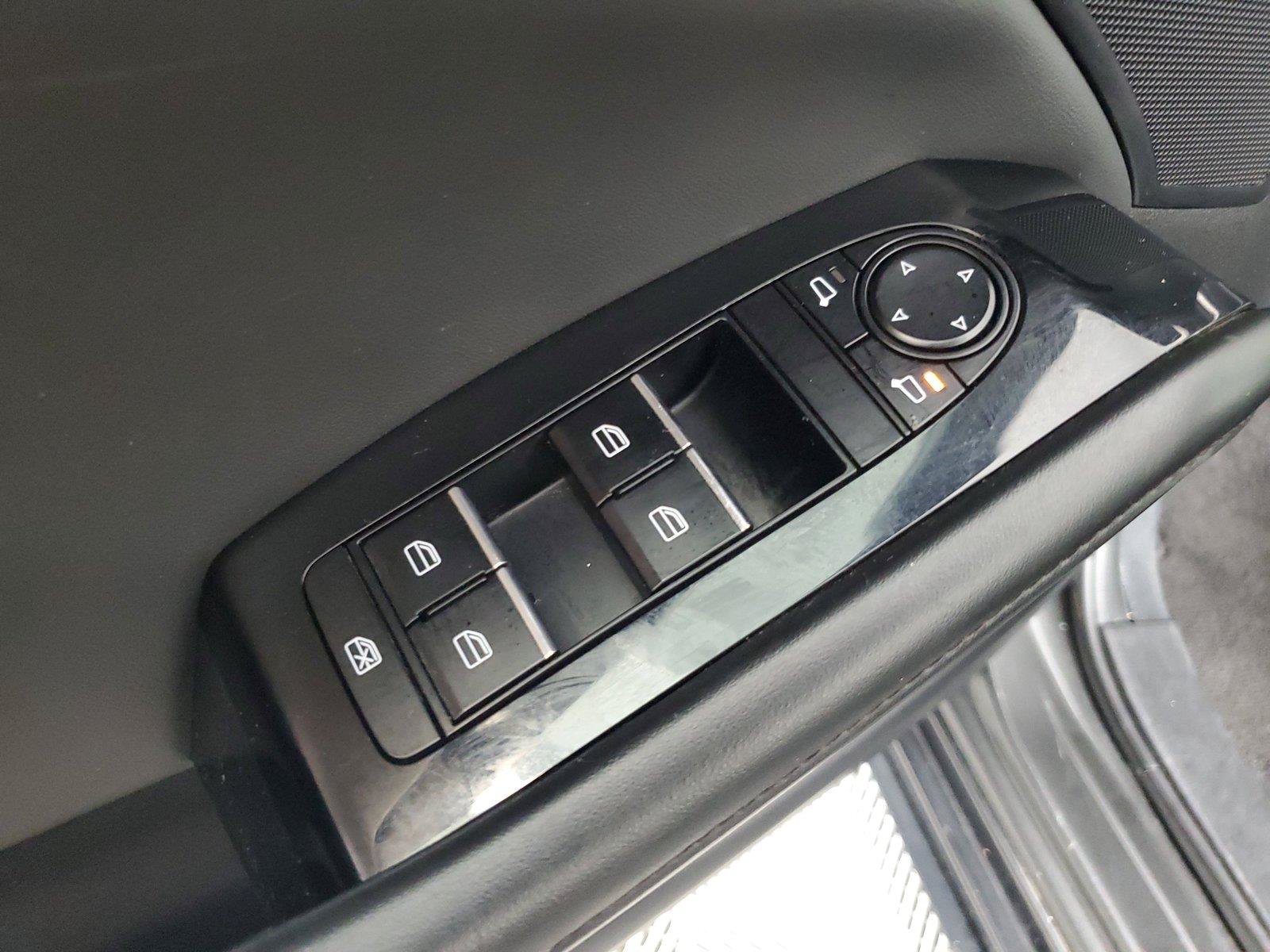 Used 2024 MAZDA MAZDA3 s FWD image 19