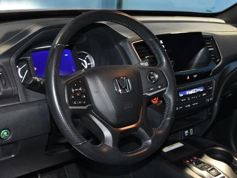 Used 2023 Honda Passport EX-L image 2