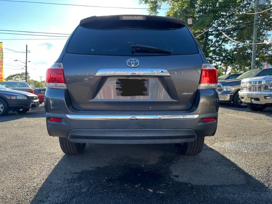 Used 2012 Toyota Highlander SE w/ Tow Pkg AWD/4WD image 8