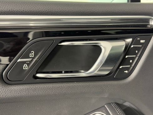 New 2026 Porsche Macan image 27