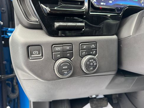 Used 2024 Chevrolet Silverado 1500 ZR2 w/ Technology Package image 27
