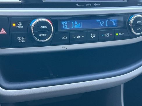 Used 2018 Toyota Highlander XLE image 19