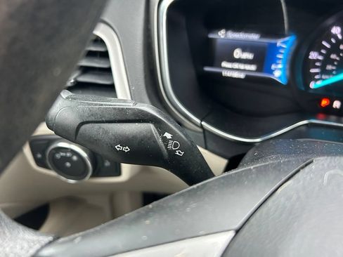 Used 2018 Ford Fusion SE FWD image 18