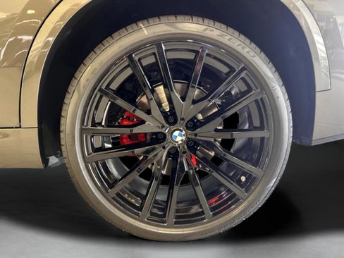 Used 2026 BMW X5 xDrive40i w/ M Sport Package image 7