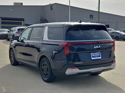 Used 2025 Kia Carnival FWD image 6