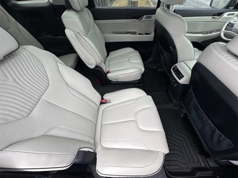 Used 2024 Hyundai Palisade Calligraphy image 14