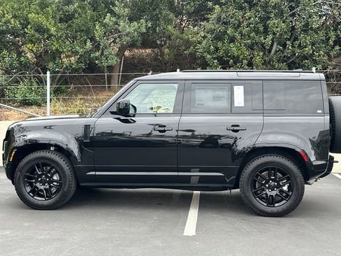 New 2026 Land Rover Defender 110 X-Dynamic SE image 2