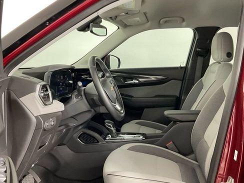 Used 2024 Chevrolet TrailBlazer LT w/ Convenience Package image 10