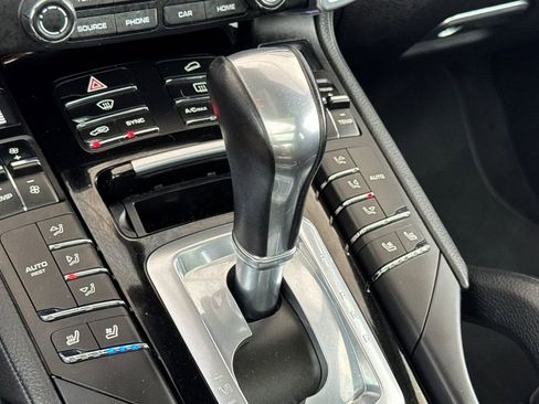 Used 2018 Porsche Cayenne AWD/4WD image 23