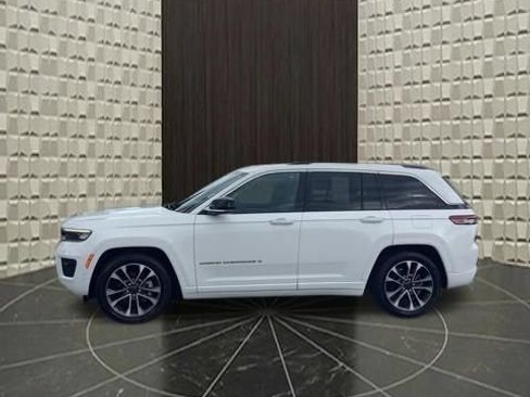 Certified 2023 Jeep Grand Cherokee Overland w/ Adv Protech Group III AWD/4WD image 5