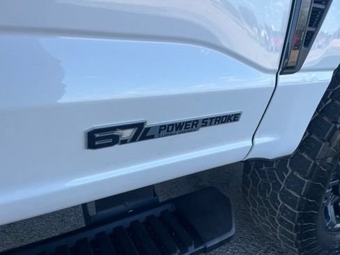 Used 2024 Ford F250 Lariat w/ Sport Appearance Package AWD/4WD image 5