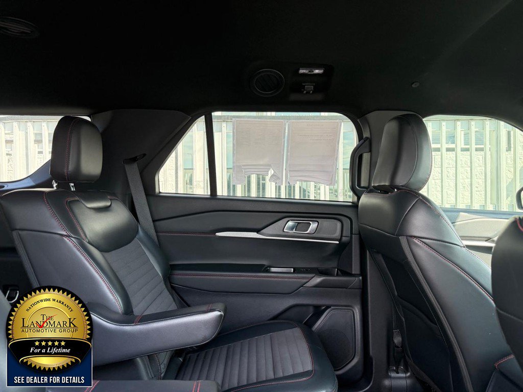 Used 2025 Ford Explorer ST-Line AWD/4WD image 16