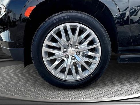 Used 2024 Chevrolet Tahoe High Country image 34