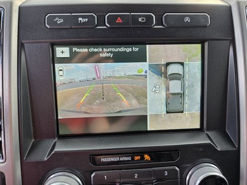 Used 2018 Ford F150 Platinum w/ Equipment Group 701A Luxury image 4