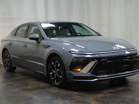 Used 2024 Hyundai Sonata SEL FWD image 1