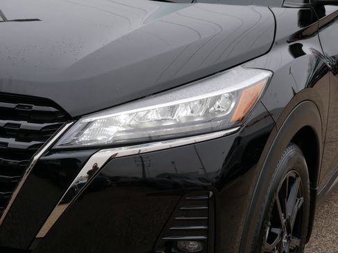 Certified 2023 Nissan Kicks SR image 16