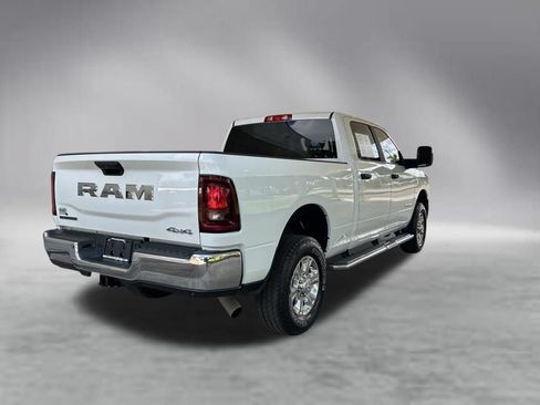 Used 2025 RAM 2500 Big Horn AWD/4WD image 3
