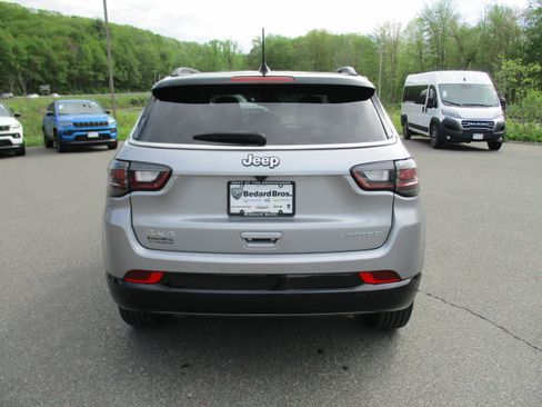 Used 2024 Jeep Compass Limited w/ Elite Group AWD/4WD image 6