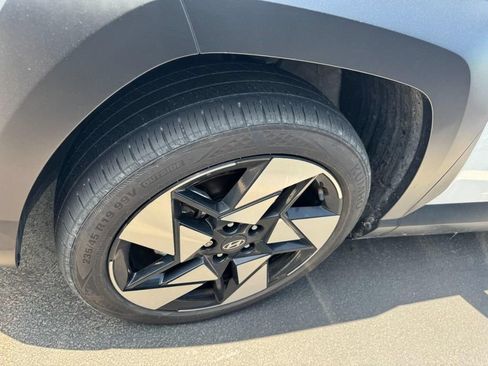 Used 2024 Hyundai Kona Limited AWD/4WD image 4