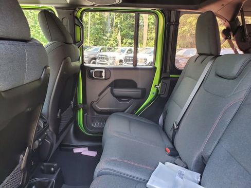 Certified 2025 Jeep Wrangler Rubicon image 13