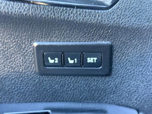 Used 2017 Toyota RAV4 Limited image 16