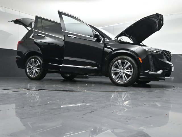 Used 2025 Cadillac XT6 Premium Luxury w/ Technology Package AWD/4WD image 54