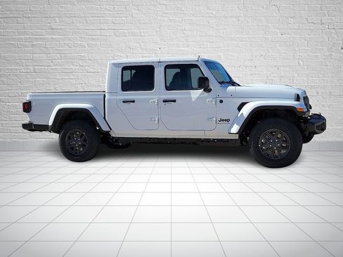 New 2026 Jeep Gladiator Sport AWD/4WD image 5