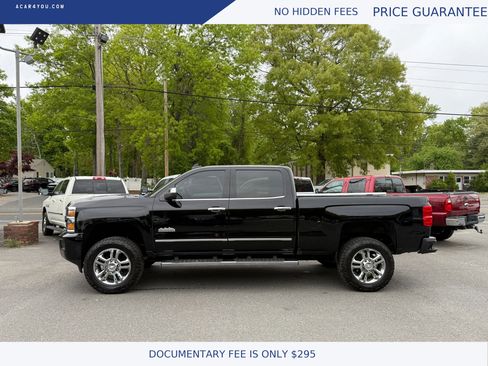 Used 2019 Chevrolet Silverado 2500 High Country AWD/4WD image 2