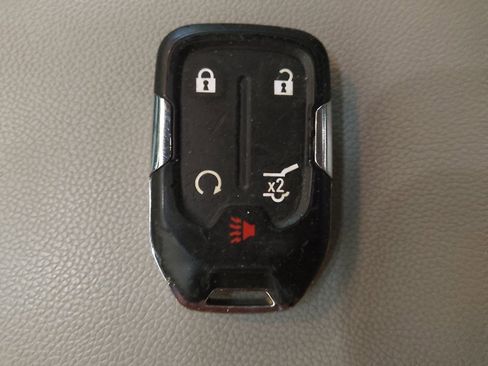 Used 2022 GMC Acadia SLE w/ Driver Convenience Package FWD image 32