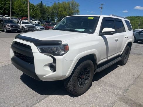 Used 2018 Toyota 4Runner SR5 Premium AWD/4WD image 10