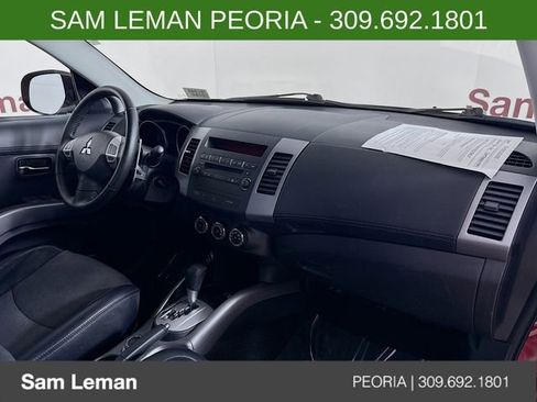 Used 2012 Mitsubishi Outlander GT image 25