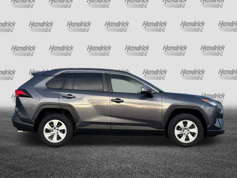 Used 2019 Toyota RAV4 LE image 3