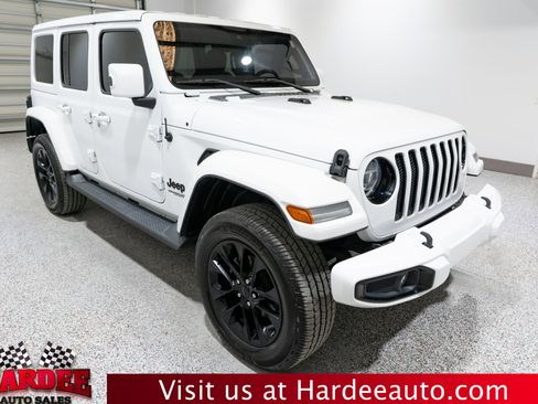 Used 2020 Jeep Wrangler Unlimited Sahara AWD/4WD image 6