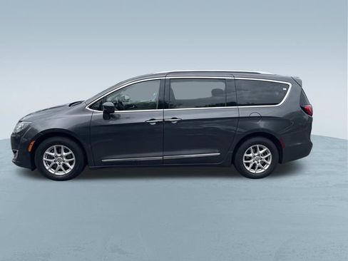 Used 2020 Chrysler Pacifica Touring-L FWD image 7