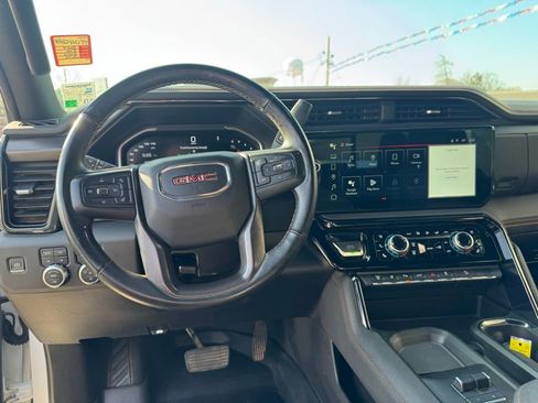 Used 2024 GMC Sierra 2500 AT4 w/ AT4 Preferred Package image 12