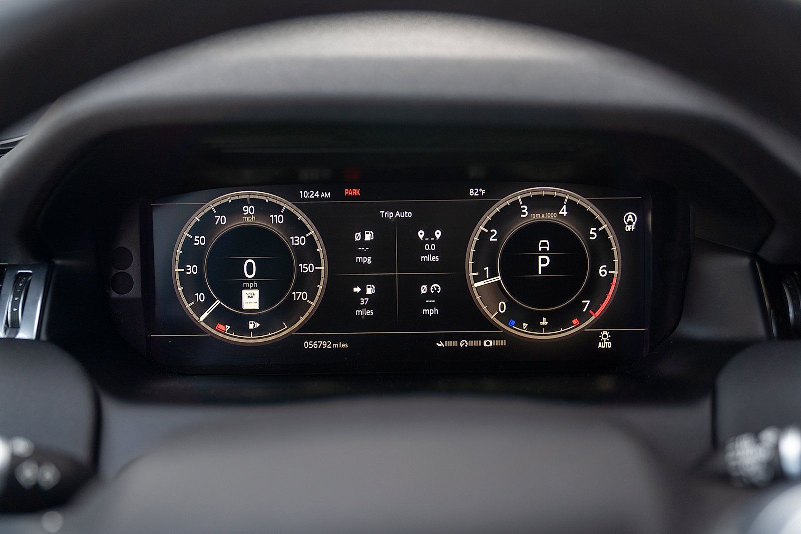 Used 2020 Land Rover Discovery Sport SE AWD/4WD image 9