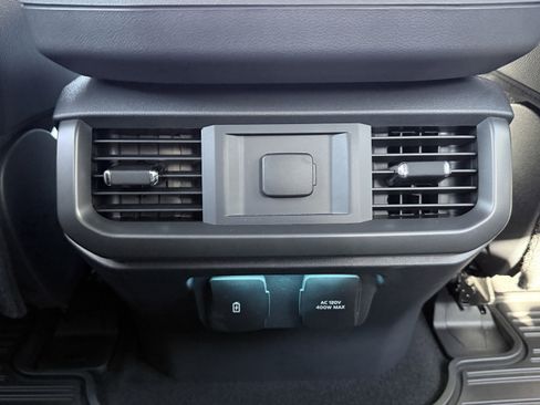 Used 2024 Ford F150 Lariat w/ FX4 Off-Road Package image 27