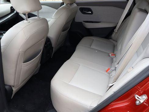 Used 2021 Nissan Rogue SV FWD image 5