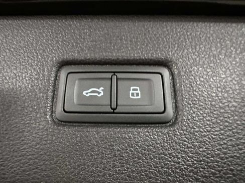 Used 2025 Audi Q7 2.0T Premium Plus w/ Premium Plus Package AWD/4WD image 13